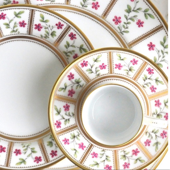Bernardaud Royal Limoges Roseraie Assorted Plate - Picture 4 of 10
